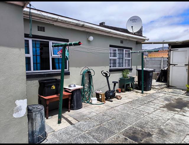 3 BEDROOM FREESTANDING FOR SALE IN LAVENDER HILL